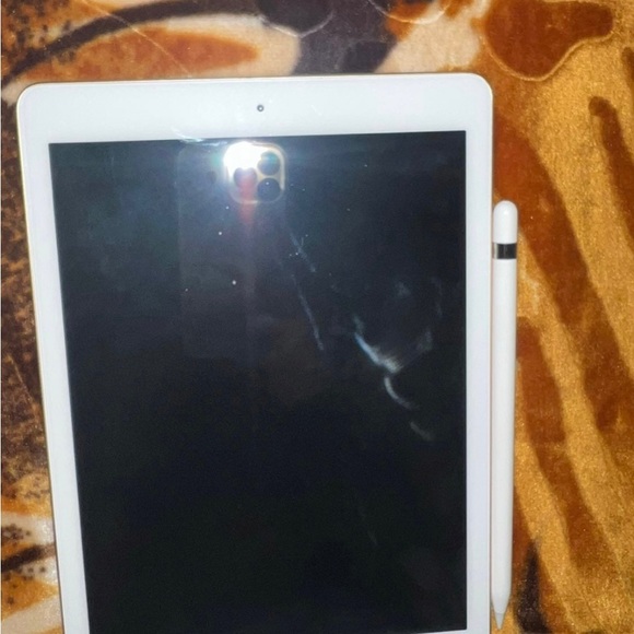 iPad generation 6 for sale - Picture 7 of 7